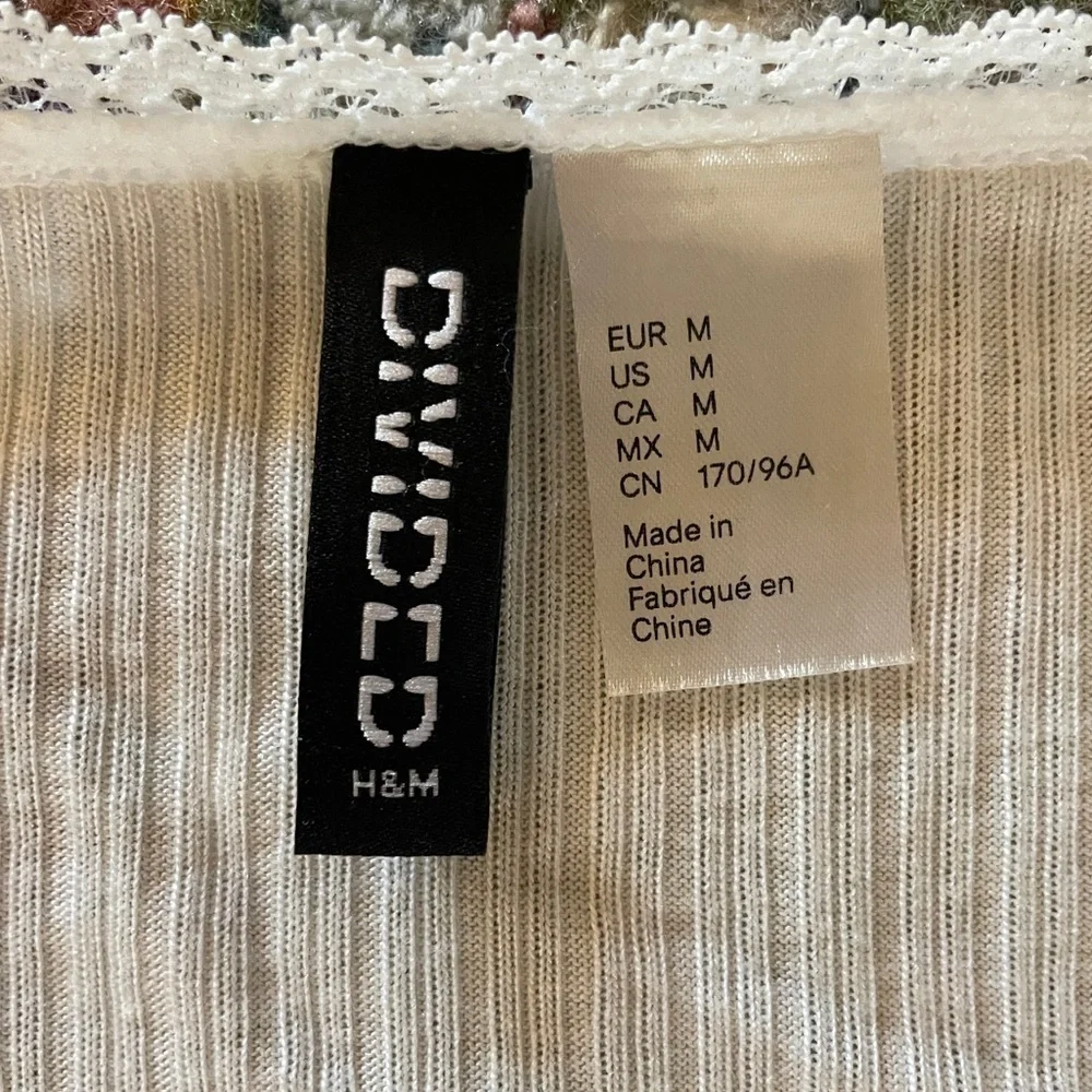 H&M Divided Cream Fitted Long Sleeve Crop Top - Size M